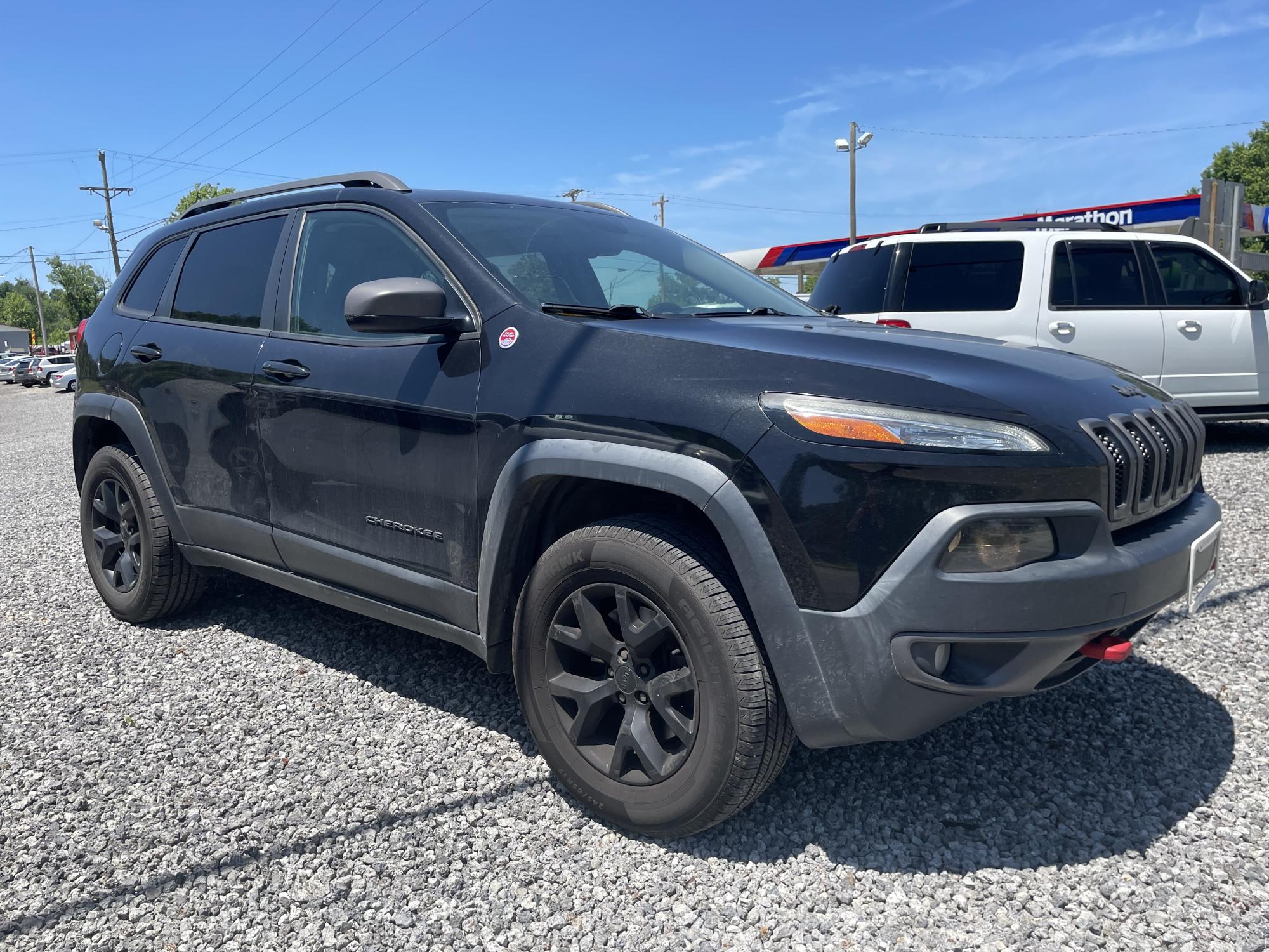 photo of 2016 Jeep Cherokee Trailhawk 4WD
