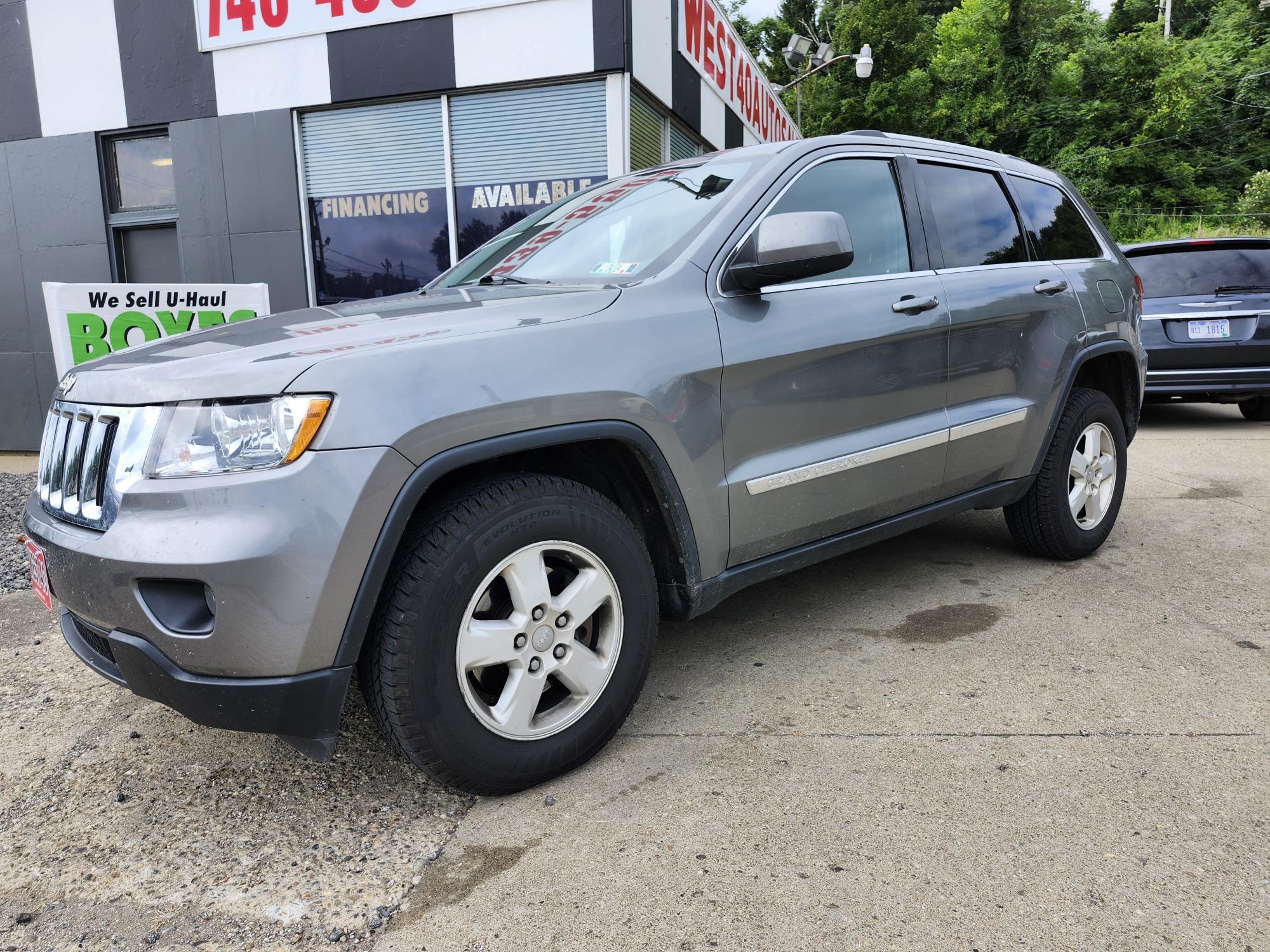 photo of 2013 Jeep Grand Cherokee Laredo 4WD