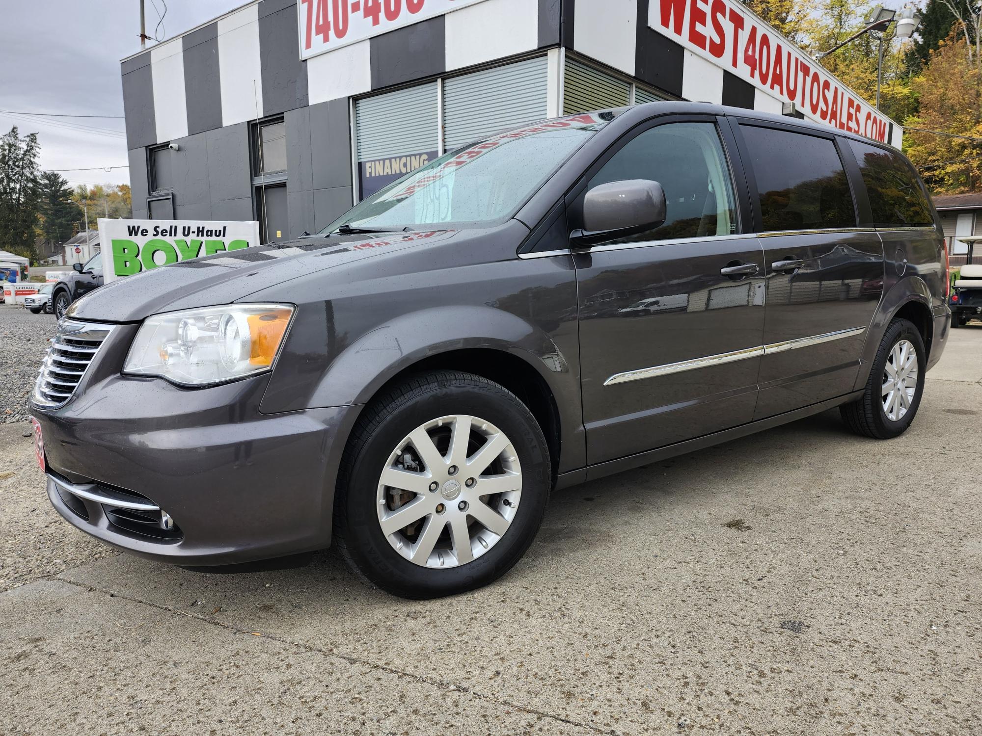 photo of 2015 Chrysler Town & Country Touring