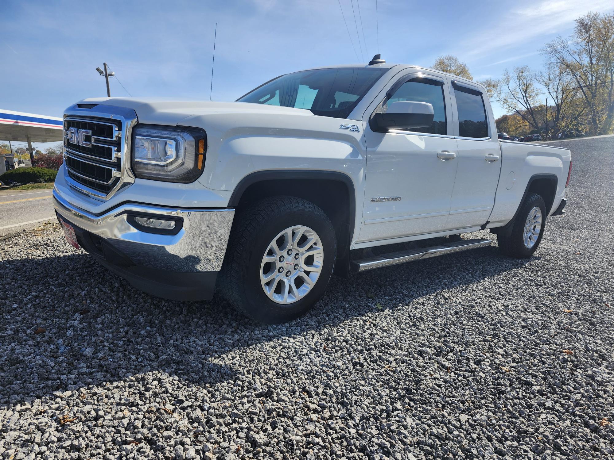 photo of 2018 GMC Sierra 1500 SLE Double Cab 4WD