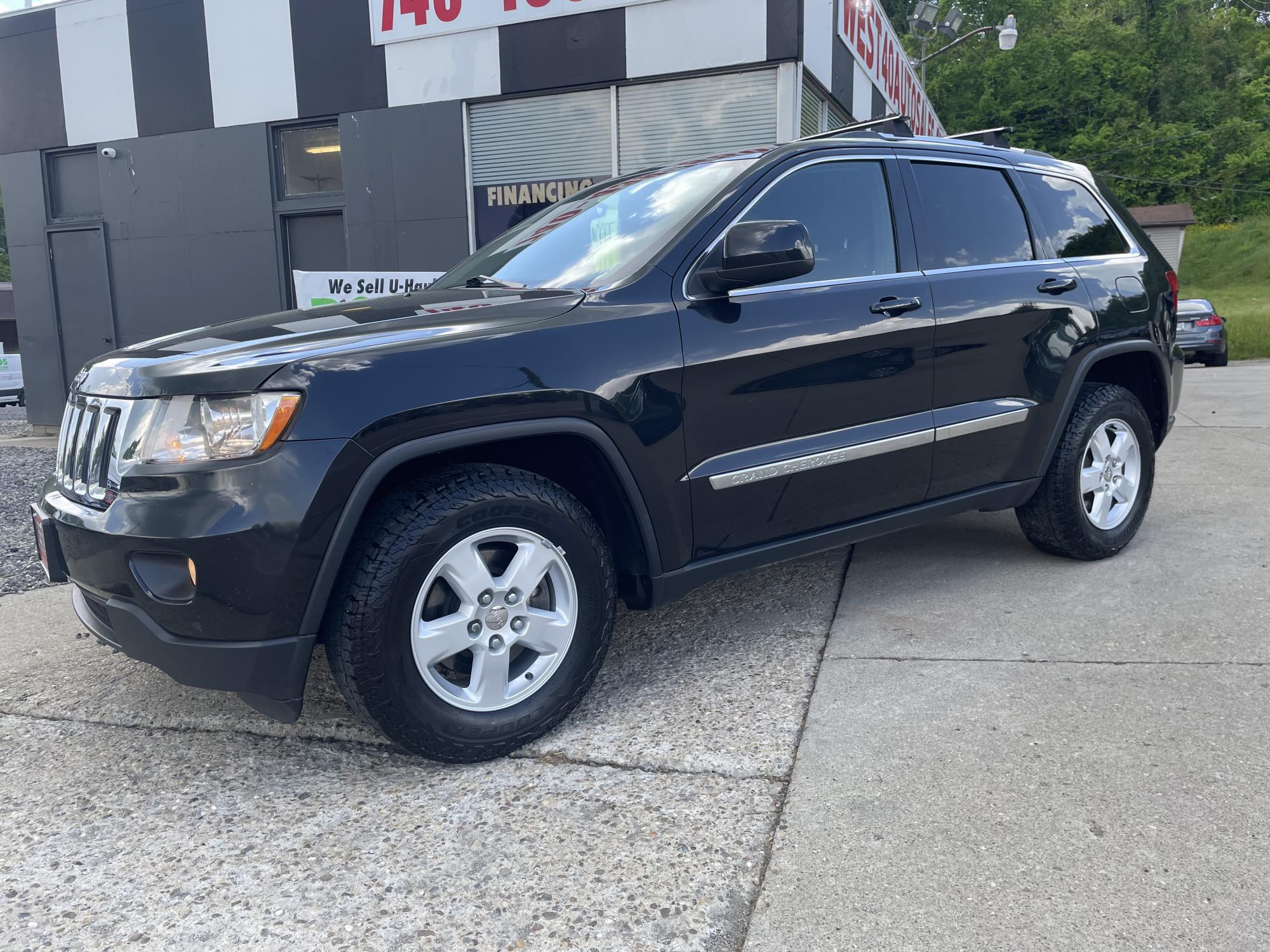 photo of 2012 Jeep Grand Cherokee Laredo 4WD