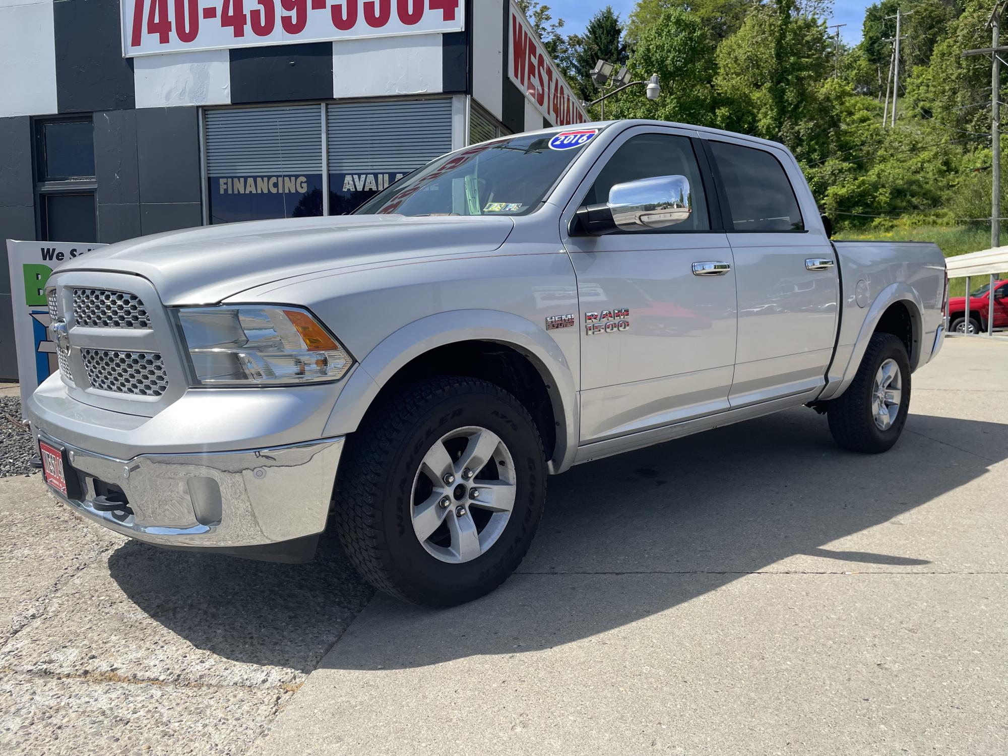 photo of 2016 RAM 1500 SLT Crew Cab SWB 4WD
