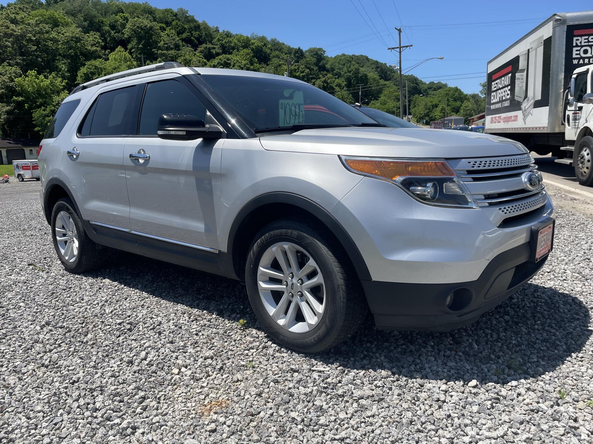 photo of 2013 Ford Explorer XLT 4WD