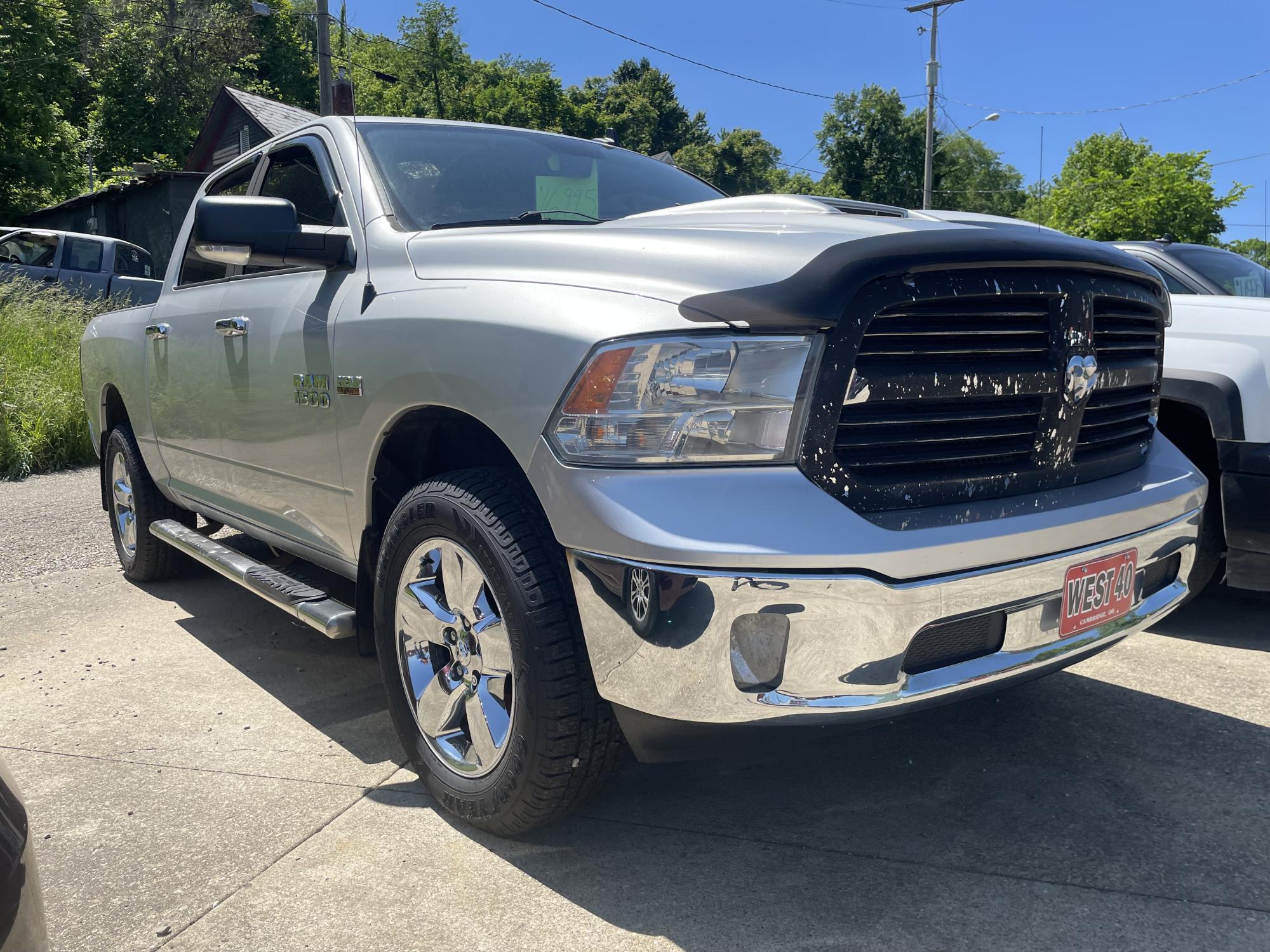 photo of 2015 RAM 1500 SLT Crew Cab SWB 4WD