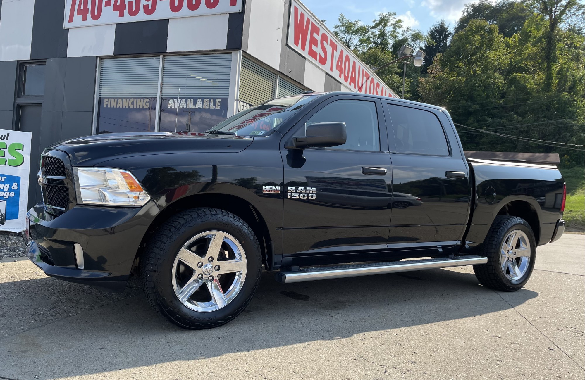 photo of 2017 RAM 1500 Tradesman Crew Cab SWB 4WD